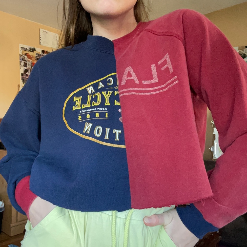 Split Vintage Cropped College Crew Neck
